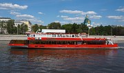 Теплоход «Князь Юрий» на Москве-реке в районе Краснохолмской набережной