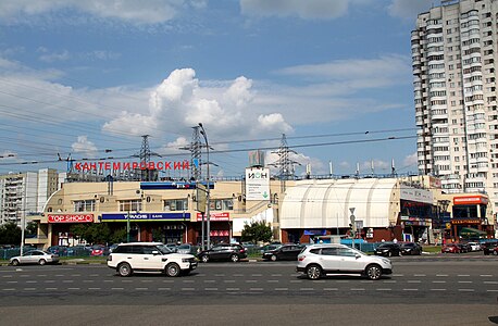 Торговый центр Кантемировский на Пролетарском проспекте.