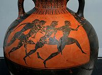 Изображение соревнующихся бегунов на панафинейской амфоре. 530 г. до н. э.