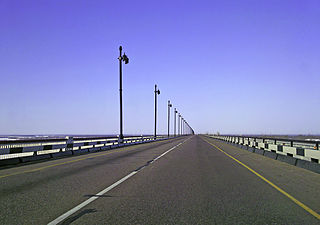 2010 год. Вид на автомобильное полотно первой очереди нового моста.