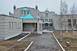 Татаро-английская гимназия № 16: ул. Дубравная, 51А. Открыта в 1997 году (ноябрь 2018)