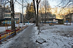 Детский сад № 42: ул. Рихарда Зорге, 91 — самый первый в жилом районе Горки. Открыт в 1976 году (декабрь 2019)