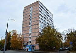 12-этажный дом серии И-209(А) во 2-м микрорайоне (Горки-1): ул. Гарифьянова, 9А (октябрь 2018)