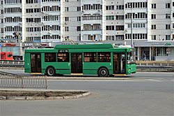 Троллейбус маршрута 12 (модель Тролза-5275.03 «Оптима») на улице Рихарда Зорге (апрель 2020)