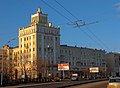 Здание в сталинском стиле
