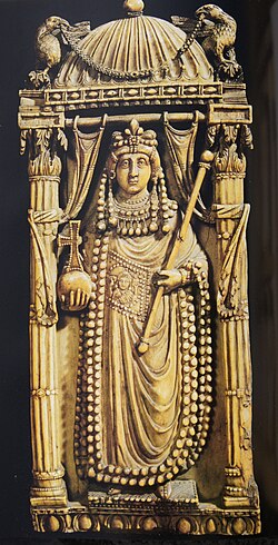 Предполагаемое изображение Ариадны. Диптих из слоновой кости (VI век, музей Баргелло, Флоренция)