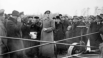 Ленин на испытаниях электроплуга. Бутырский хутор, 22 октября 1922 года