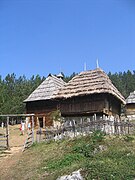 Брвнары в селе Сирогойно (Златиборский округ), Западная Сербия