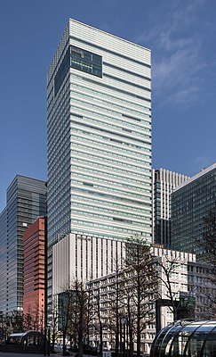 Штаб-квартира «Ёмиури симбун» в небоскрёбе Yomiuri Shimbun Building[en], Тиёда, Токио.