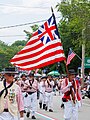 Континентальный флаг на параде в Массачусетсе