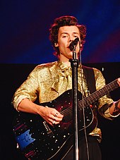 Harry Styles performing in 2018