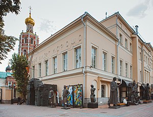 Фасад главного здания музея, ул. Петровка, 25. 2014 год
