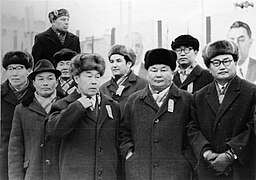 На ноябрьской демонстрации Тармаханов Е. Е. (слева), Батудаев И. А. (по центру слева), Затеев В. И. (по центру во втором ряду), Фролов Д. Ш. (по центру справа), Очиров Д. Д. (во втором ряду справа), 7 ноября 1971 г.