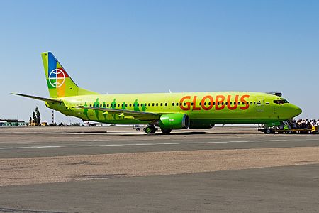 Boeing 737-400 авиакомпании Глобус в Симферополе