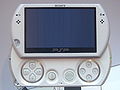 Открытая белая PSP Go
