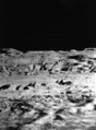 Вид кратера Коперник под низким углом. Фотография зонда Lunar Orbiter 2 (1966).