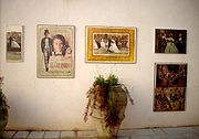 Афиши и кадры из фильма в кинотеатре Badia Grande, Шакка, Сицилия (2011)