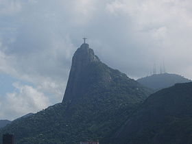 Гора Корковаду со статуей Христа Искупителя на вершине — часть национального парка Тижука