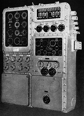 US Navy Mk III Torpedo Data Computer, основной американский компьютер для управления торпедным огнём во время Второй мировой войны. В 1943 году на смену ему пришла усовершенствованная модель, TDC Mk IV.