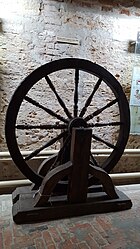 Маховое колесо токарного станка XVII века