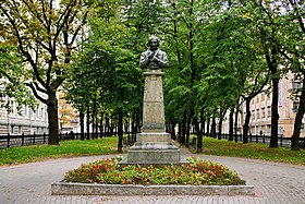 Памятник писателю Н. В. Гоголю. 1909 год. Скульптор Б. В. Эдвардс.