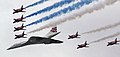 Конкорд в сопровождении группы Red Arrows