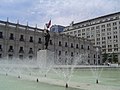 Вид со стороны площади Граждан и памятник президенту Алессандри