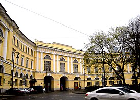 Вид со стороны площади Ломоносова