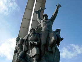 Монумент «Штурм» Кумженского мемориала