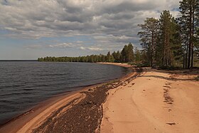 Пляж в устье реки Кукша-Мокса