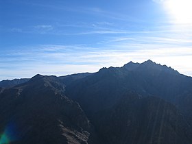 Вид на гору Катерин (на фото справа) с вершины горы Моисея