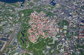 Вид на Старый город Таллина с воздуха