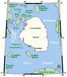 Остров Корнуоллис и окружающие его проливы. Пролив Барроу обозначен как Parry Channel.