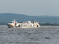 «Лунтан-21» пришёл в Хабаровск из Фуюаня с «челноками» и грузом китайского ширпотреба на крыше.