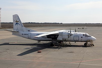 Ан-24 авиакомпании Ижавиа на стоянке в аэропорту