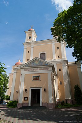 Церковь Святого Духа (главный фасад)