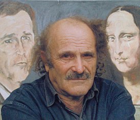 Аркадий Давидович на фоне картины Валентины Золотых
