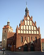 St. Johanniskirche, dahinter der Marktturm