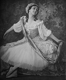 Тамара Карсавина в роли Армиды в балете «Павильон Армиды», 1911.jpg