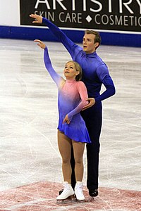 Анабелль Ланглуа и Коди Хэй в 2009 году