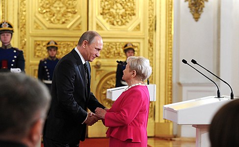 Вручение знака лауреата Государственной премии РФ в области гуманитарной деятельности. 12 июня 2015 года, Кремль