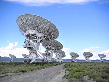 АР радиотелескопа Very Large Array, элементами которой являются 27 зеркальных антенн