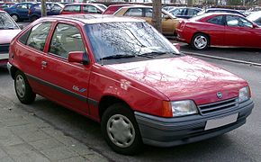 Opel Kadett E в трёхдверном кузове хэтчбек.