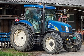 New Holland T6020