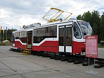 71-407 на выставке Магистраль-2009 (вид спереди/с правого борта)