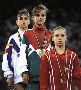 Татьяна Лысенко (на переднем плане) — бронзовый призёр соревнований Олимпиады-1992 в опорном прыжке