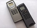 Nokia 9210 Communicator (слева) и Nokia 9110 Communicator (справа)