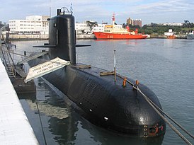 Подводная лодка «Санта-Крус» у причальной стенки военно-морской базы Мар-дель-Плата