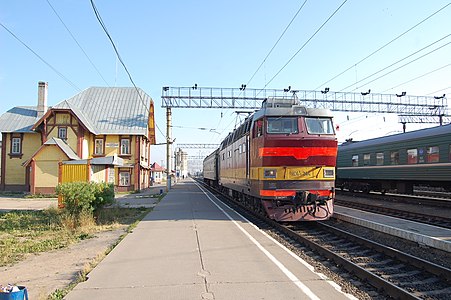 Электровоз ЧС4т на станции