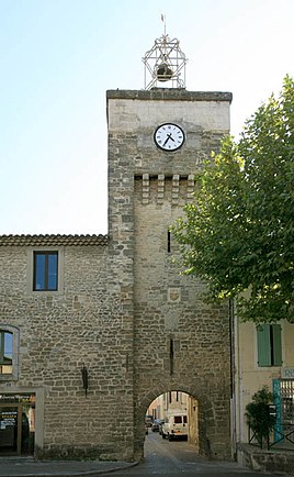 Средневековые городские ворота в Сен-Сесиль-ле-Винь